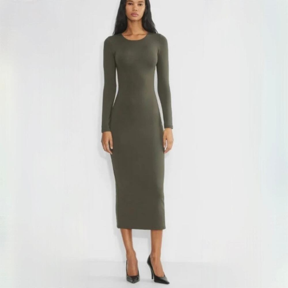 NWOT Aritzia Contour Crew Longsleeve Maxi Dress - Olive Green - Size M